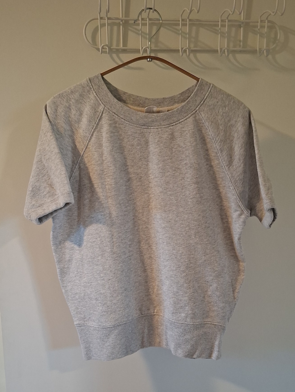 GAP Vintage-esque Raglan Heather Gray Crewneck Short-Sleeve Sweatshirt (Size XS)